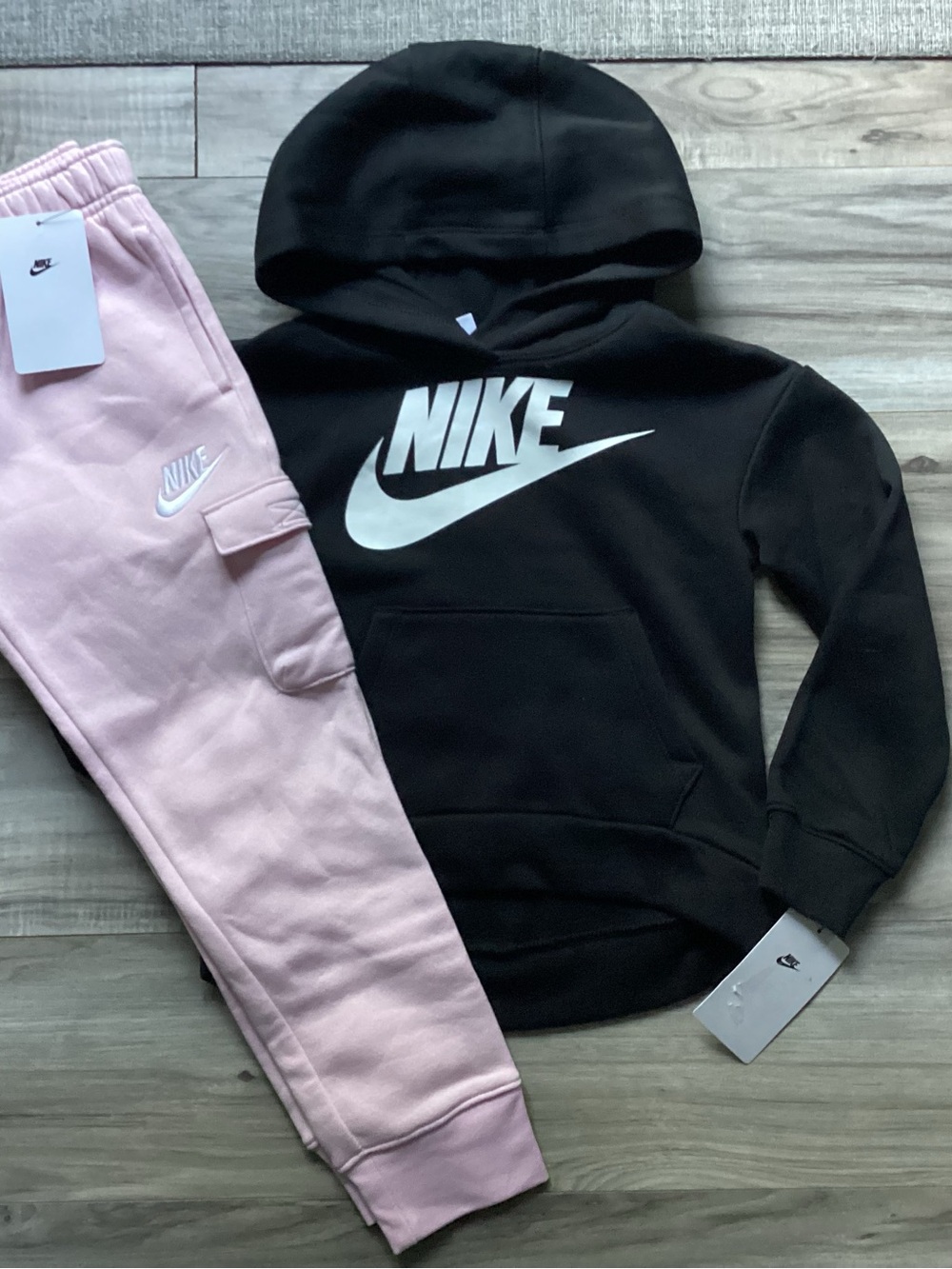 Nike girl hoodie & Cargo Joggers outfit size 6(NWT) ~PRICE FIRM, NO OFFERS~